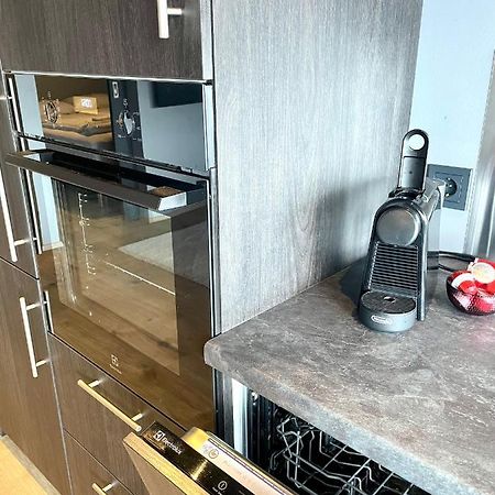 Modern Apartment With Hot Tub In Akureyri Buitenkant foto